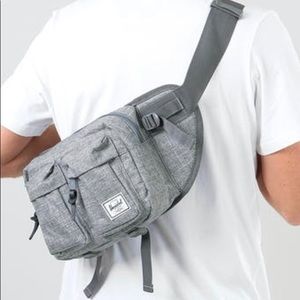 NWT Herschel Eighteen Belt Bag